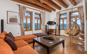 Paradise View Deluxe Apartment
